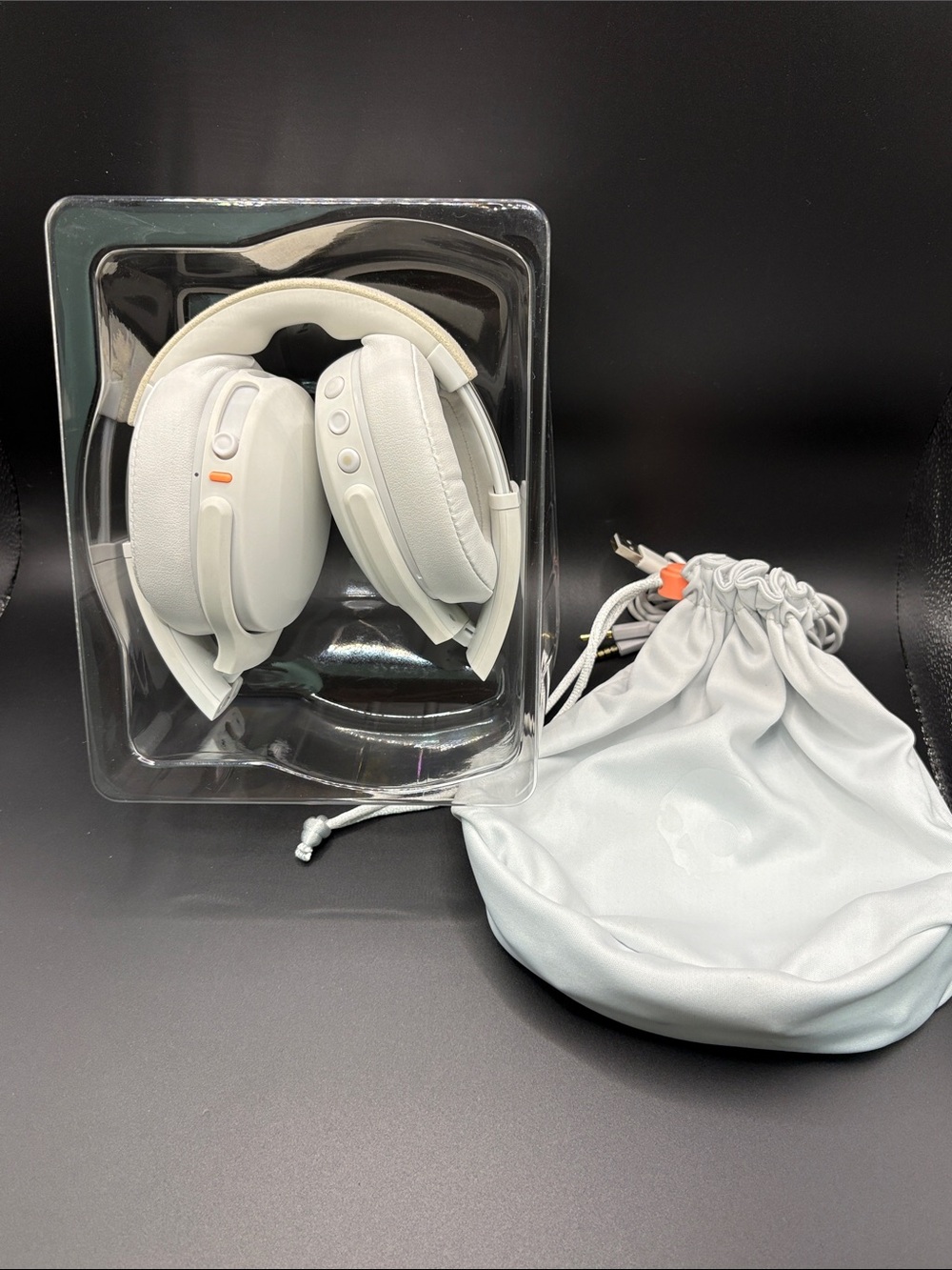Skullcandy White Crusher Evo Over-Ear Wireless Headphones with Carry Pouch